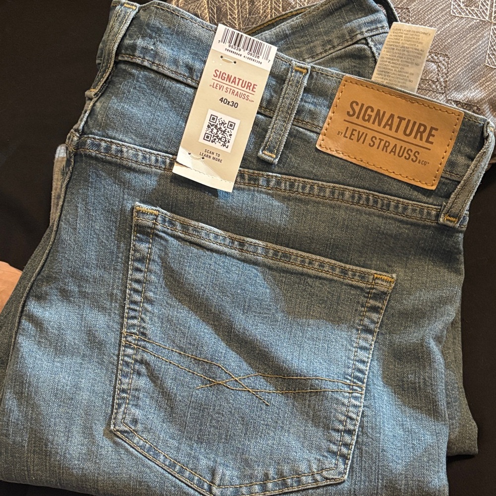 Signature by Levi Strauss Men's Straight Jeans in Denim Blue